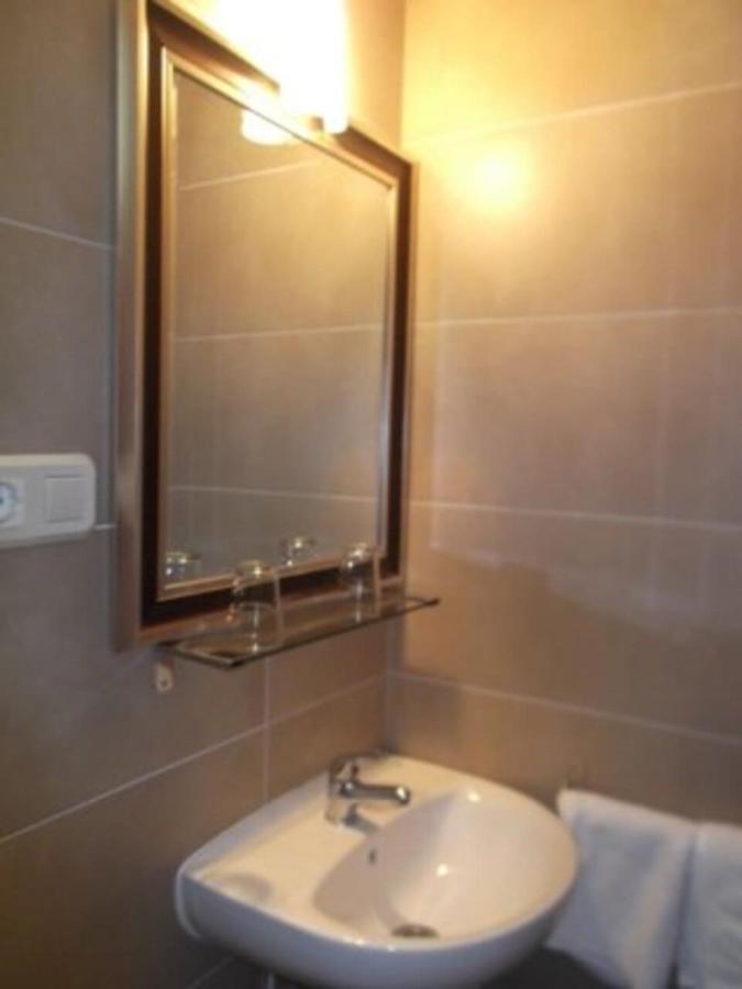 Residencia Sant Jordi Llanca Pansiyon Dış mekan fotoğraf