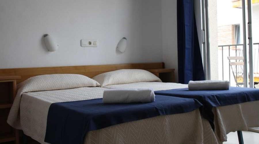 Residencia Sant Jordi Llanca Pansiyon Dış mekan fotoğraf